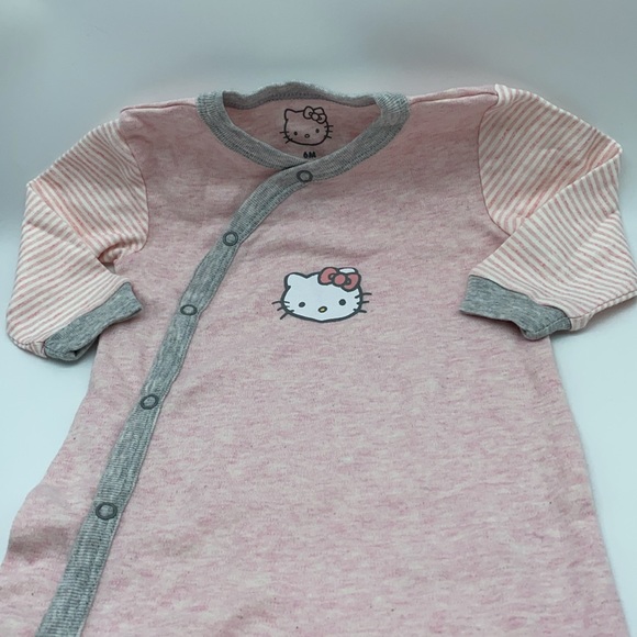 Hello Kitty by Sanrio Pink Grey Sleeper Footie Outfit Size 6 Months Cat Kitten - Picture 3 of 6